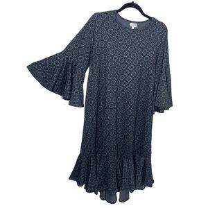 LuLaRoe Gray Bell Sleeve Size Large Ruffle Bottom (p1)